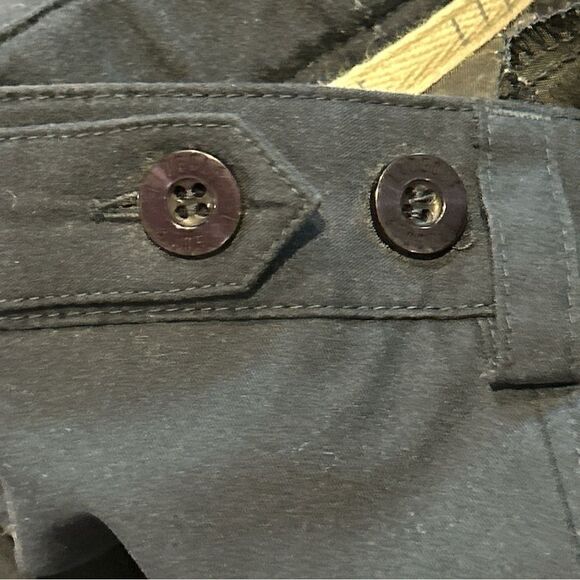 Liz Golf Navy Shorts women’s Size 8 Adjustable Waist Pockets Pleated - Picture 8 of 8